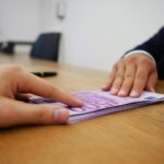 Tabella con le nuove soglie ISEE 2025 per l'accesso ai bonus sociali e agevolazioni.