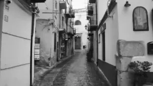 Cherasco tra vie ortogonali e palazzi: cosa osservare in una visita breve nel centro storico
