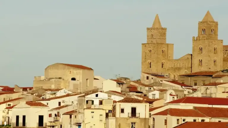 Alba fuori dai grandi eventi: perché centro storico, torri e colline meritano una visita anche in una giornata normale